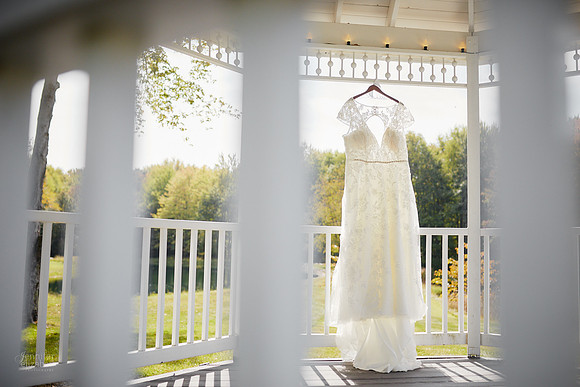 Jon & Taylor: Wedding at Sun Valley in Chagrin Falls