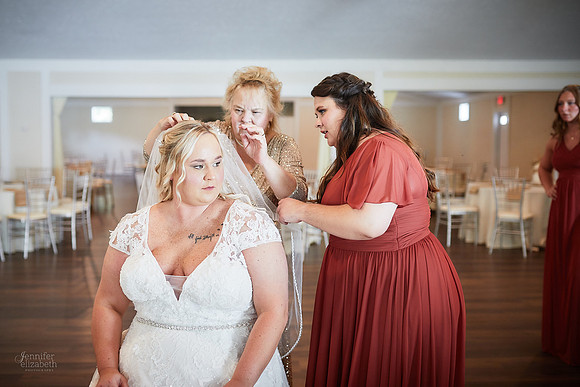 Jon & Taylor: Wedding at Sun Valley in Chagrin Falls