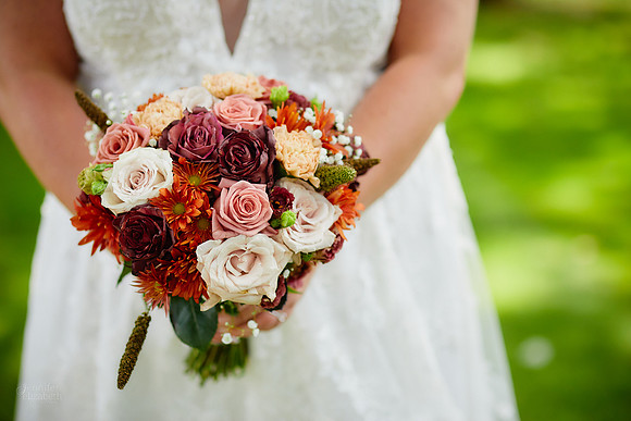 Jon & Taylor: Wedding at Sun Valley in Chagrin Falls