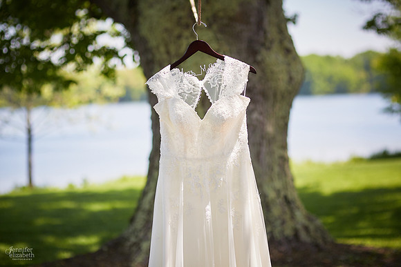 Laura & Matt: Wedding at The Vineyards at Pine Lake