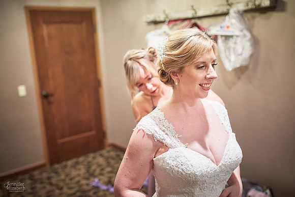 Laura & Matt: Wedding at The Vineyards at Pine Lake