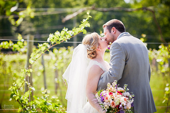 Laura & Matt: Wedding at The Vineyards at Pine Lake