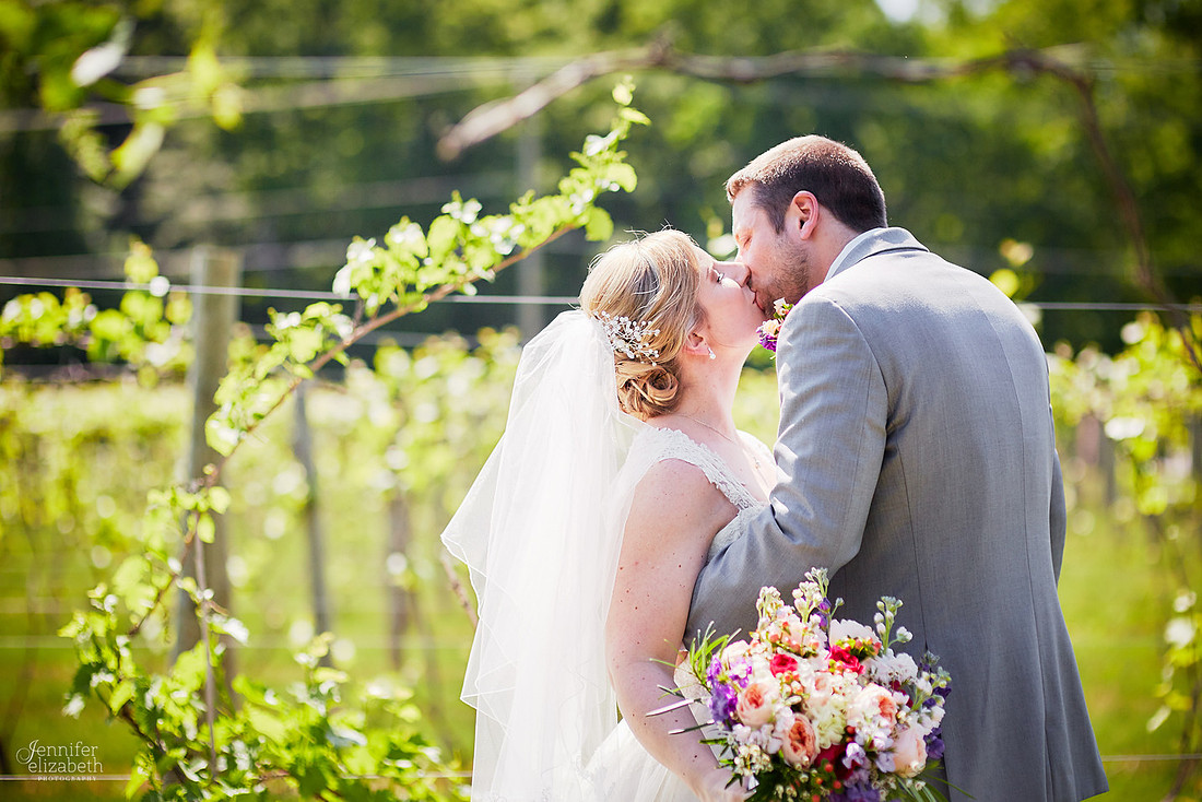 Laura & Matt: Wedding at The Vineyards at Pine Lake
