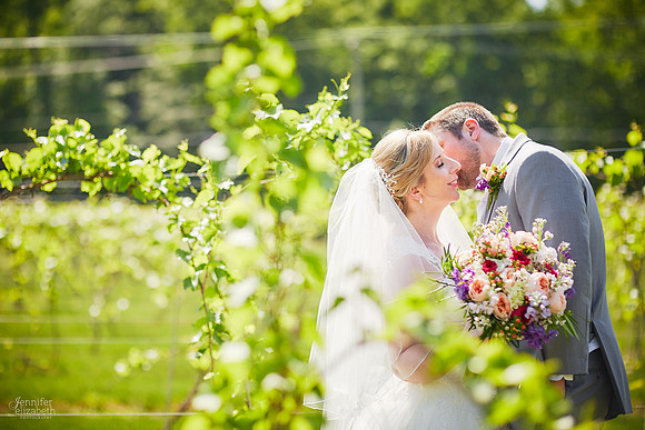 Laura & Matt: Wedding at The Vineyards at Pine Lake