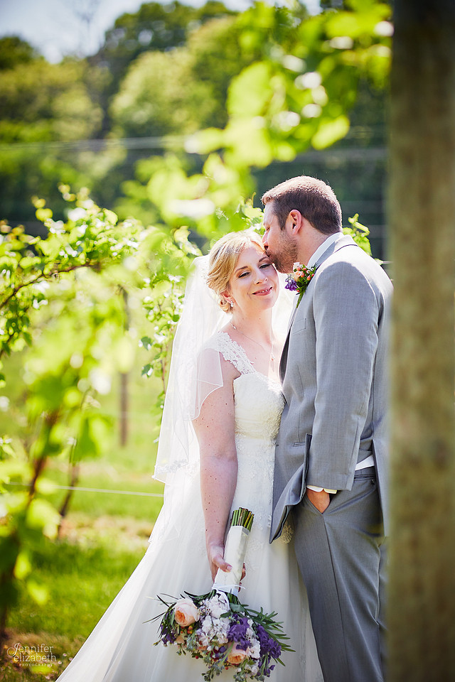 Laura & Matt: Wedding at The Vineyards at Pine Lake