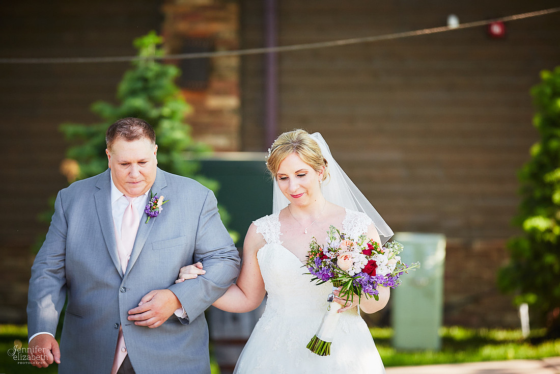 Laura & Matt: Wedding at The Vineyards at Pine Lake