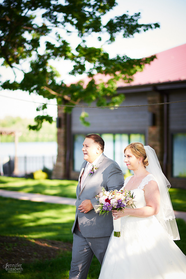 Laura & Matt: Wedding at The Vineyards at Pine Lake