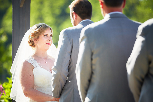 Laura & Matt: Wedding at The Vineyards at Pine Lake