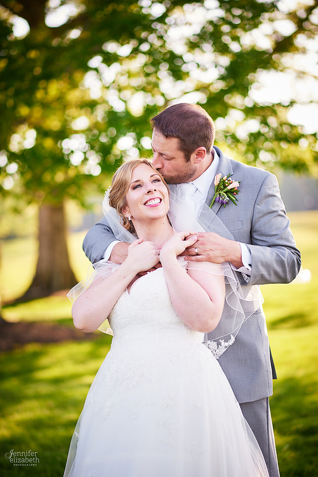 Laura & Matt: Wedding at The Vineyards at Pine Lake