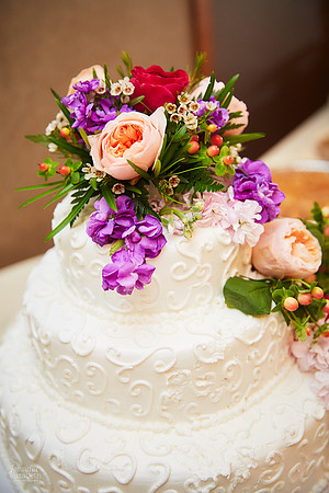 Laura & Matt: Wedding at The Vineyards at Pine Lake
