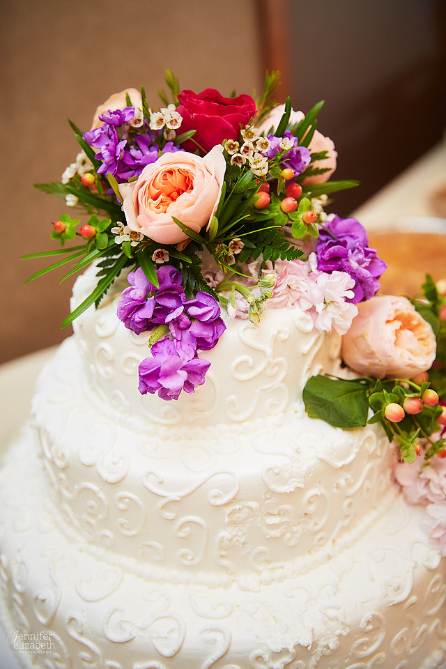Laura & Matt: Wedding at The Vineyards at Pine Lake