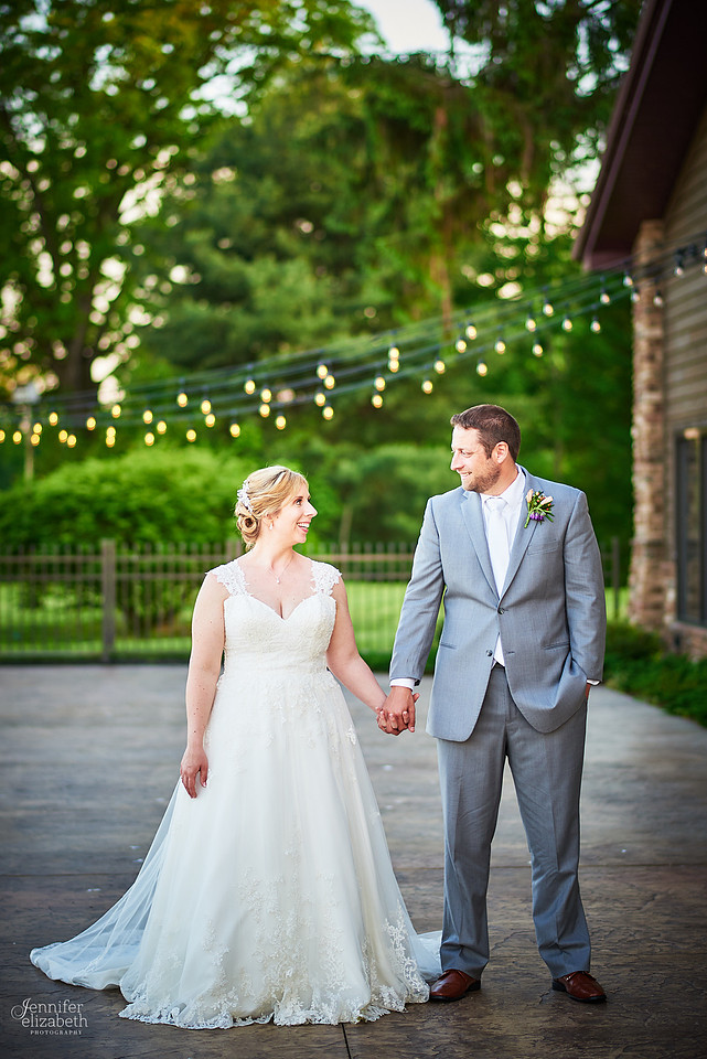 Laura & Matt: Wedding at The Vineyards at Pine Lake