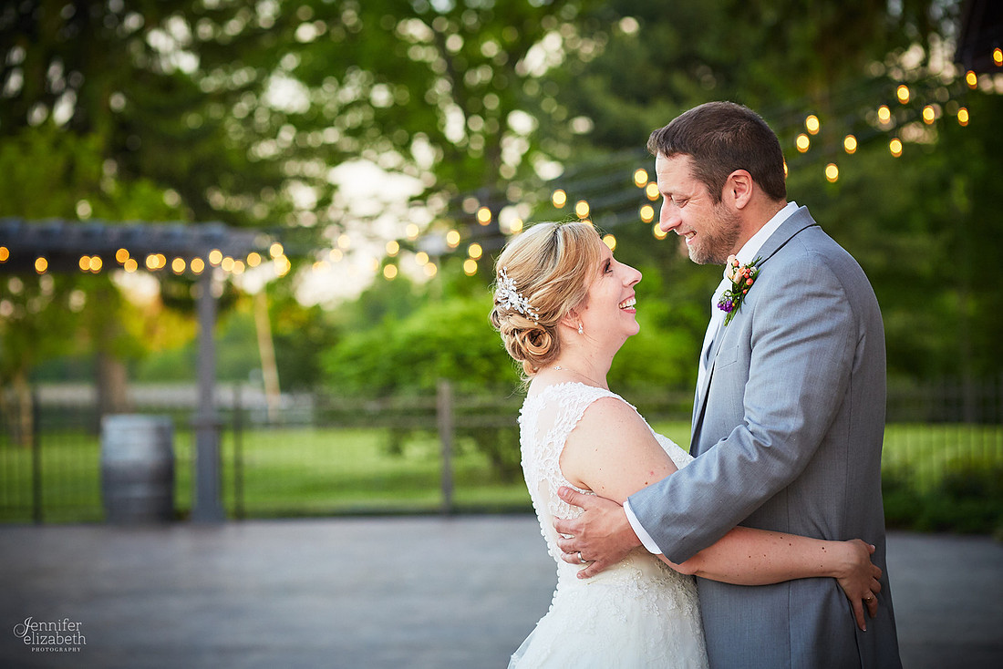 Laura & Matt: Wedding at The Vineyards at Pine Lake