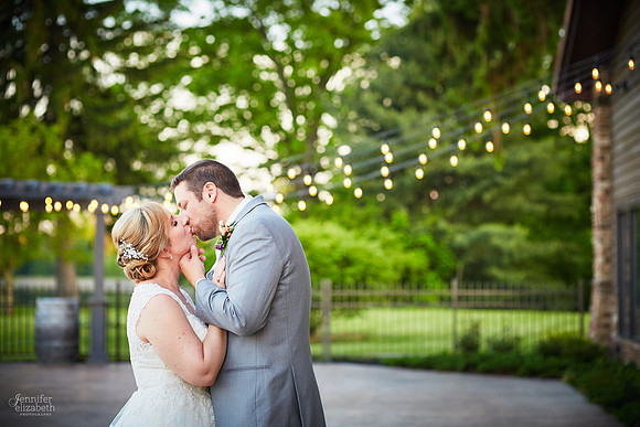 Laura & Matt: Wedding at The Vineyards at Pine Lake