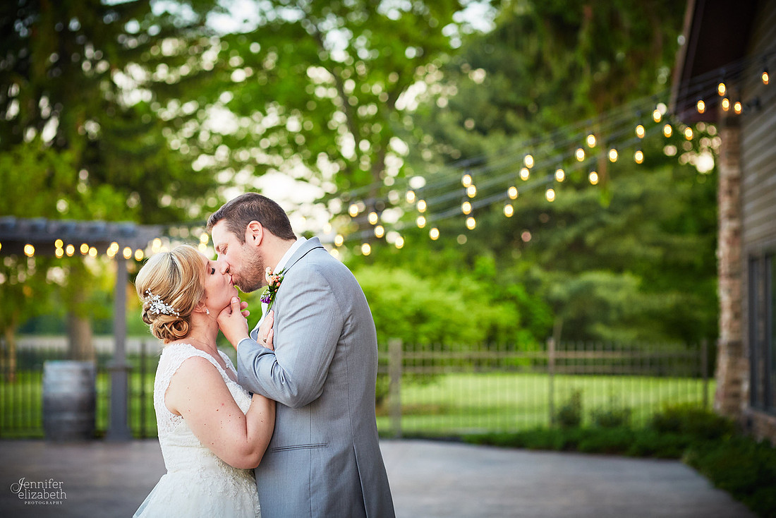 Laura & Matt: Wedding at The Vineyards at Pine Lake