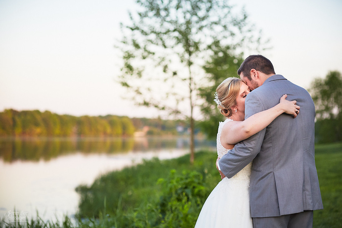 Laura & Matt: Wedding at The Vineyards at Pine Lake