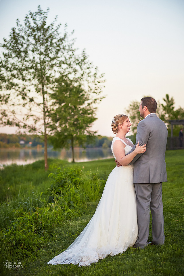Laura & Matt: Wedding at The Vineyards at Pine Lake
