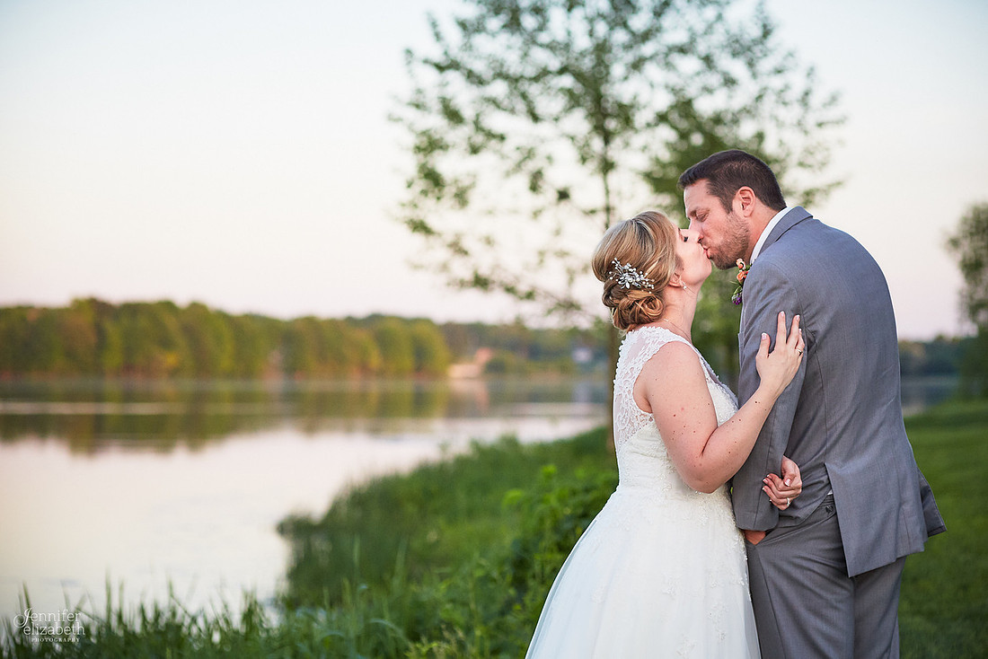 Laura & Matt: Wedding at The Vineyards at Pine Lake