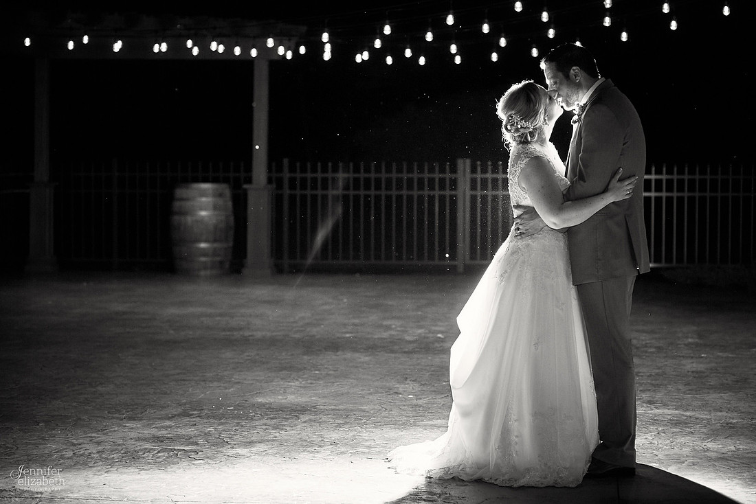 Laura & Matt: Wedding at The Vineyards at Pine Lake