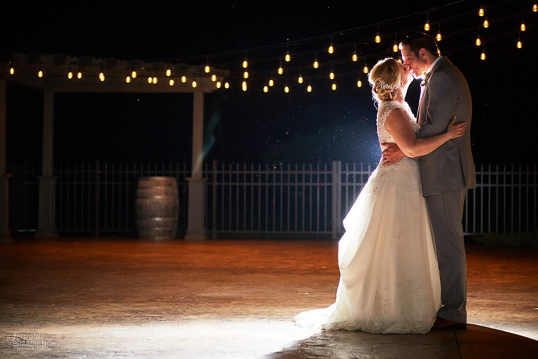 Laura & Matt: Wedding at The Vineyards at Pine Lake