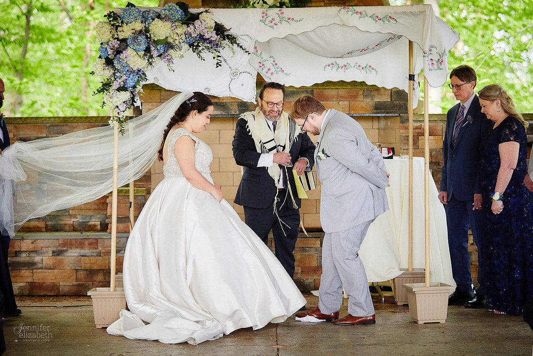 Maia & Ben: Wedding at Gleneagles Golf Club & Events in Twinsburg