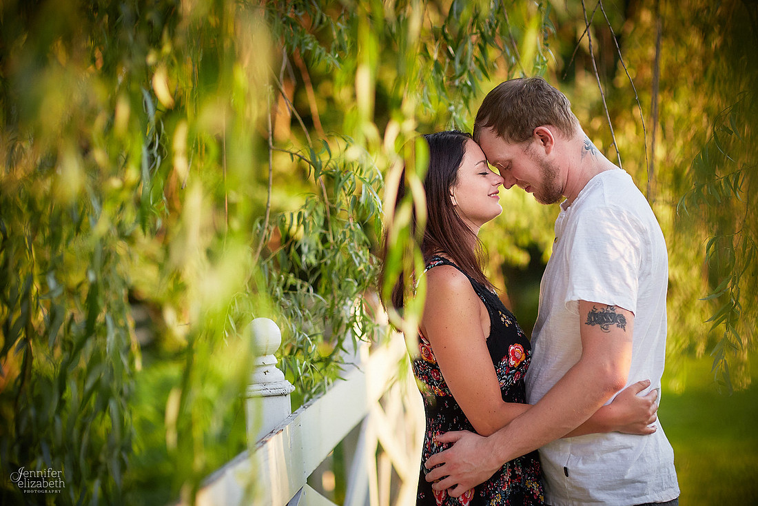 Hannah & Ryan: Engagement at Price Park in North Canton