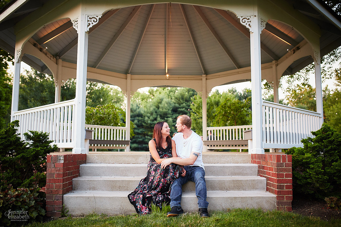 Hannah & Ryan: Engagement at Price Park in North Canton