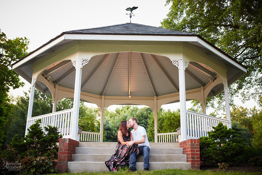 Hannah & Ryan: Engagement at Price Park in North Canton