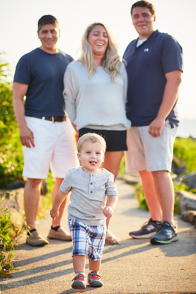 The V Family: Portrait Session at Edgewater Park