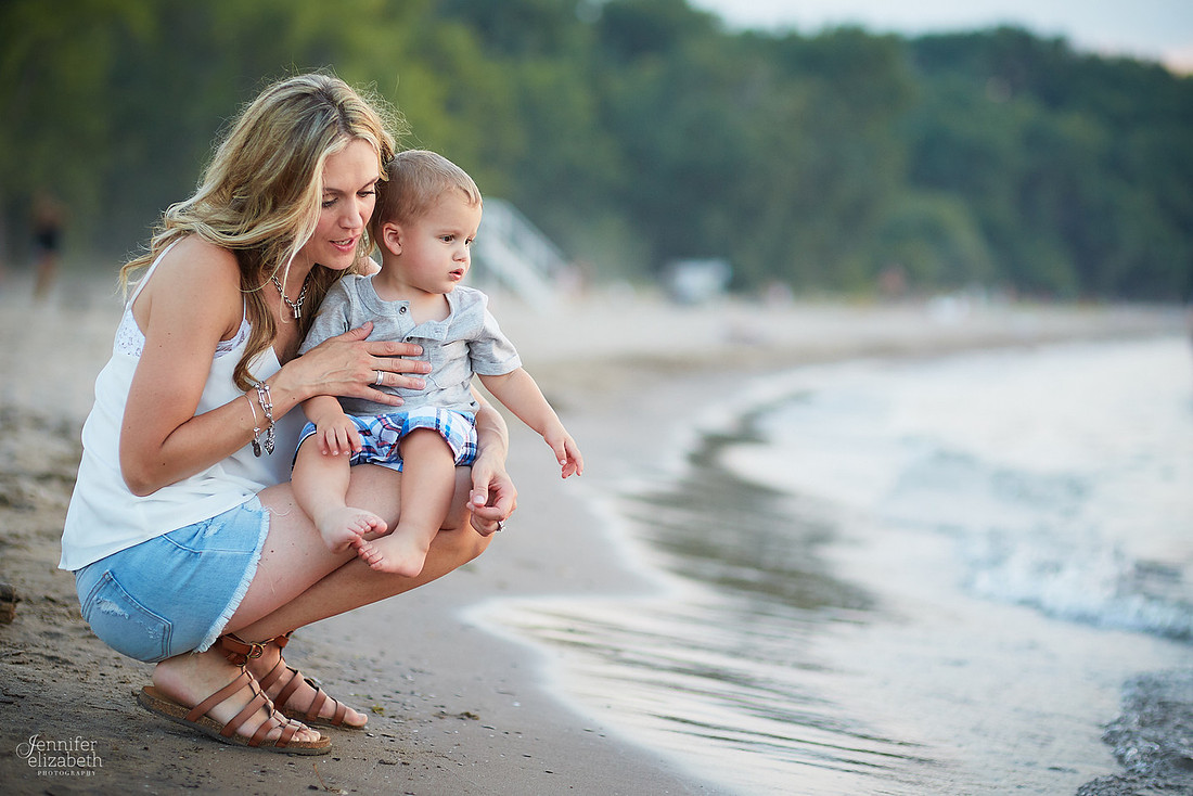 The V Family: Portrait Session at Edgewater Park
