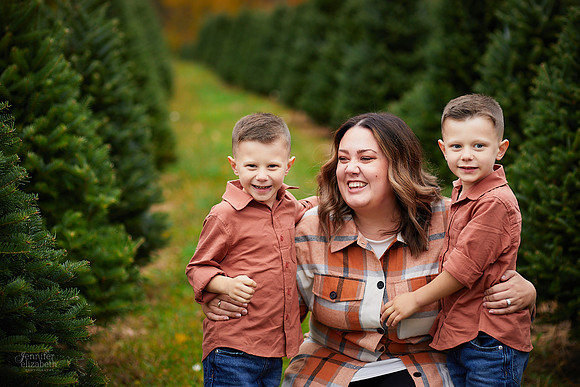 Mini Holiday Portrait Sessions at Sugar Pines Farm in Chesterland