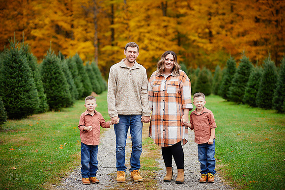Mini Holiday Portrait Sessions at Sugar Pines Farm in Chesterland