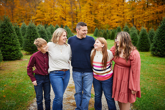 Mini Holiday Portrait Sessions at Sugar Pines Farm in Chesterland