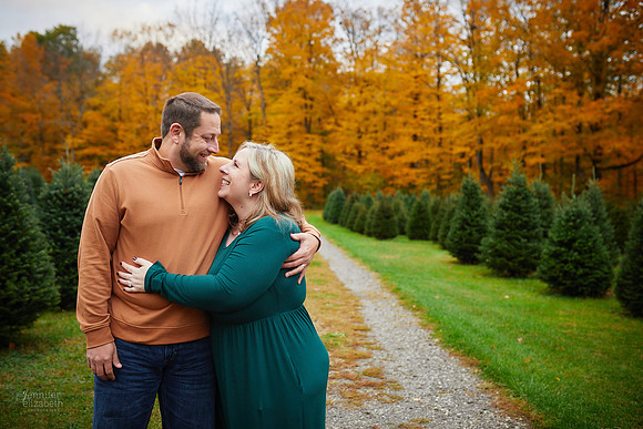 Mini Holiday Portrait Sessions at Sugar Pines Farm in Chesterland