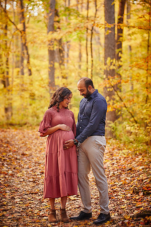 Neeha: Maternity Portrait Session at Henry Church Rock near Bentleyville