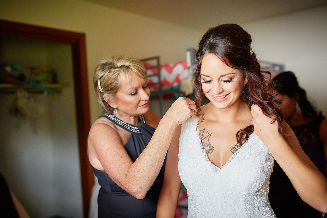 Hannah & Ryan: Backyard Wedding in North Canton