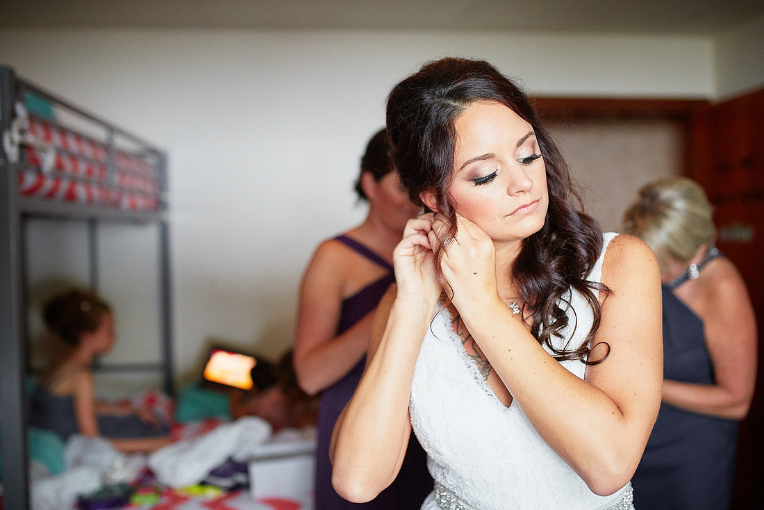 Hannah & Ryan: Backyard Wedding in North Canton