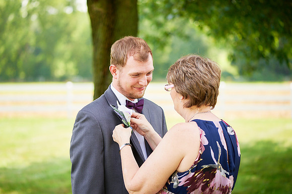Hannah & Ryan: Backyard Wedding in North Canton