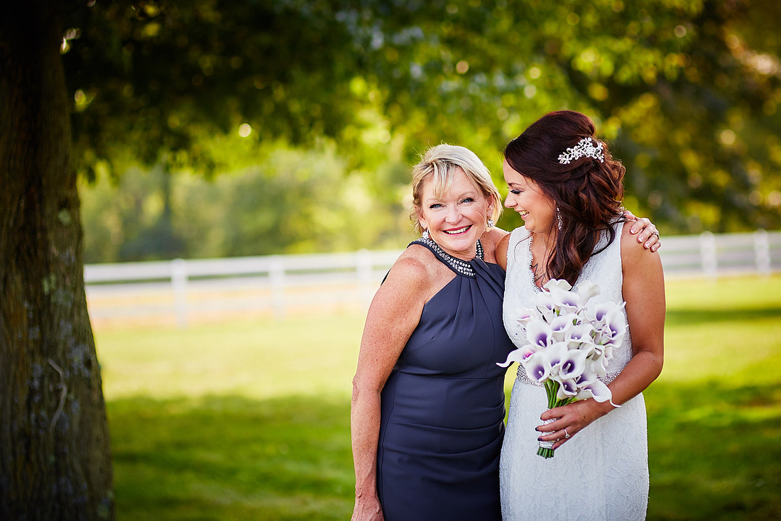 Hannah & Ryan: Backyard Wedding in North Canton
