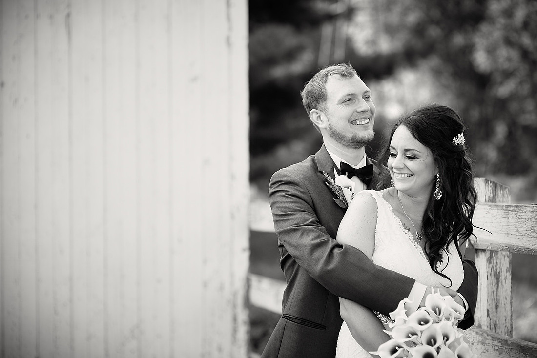 Hannah & Ryan: Backyard Wedding in North Canton
