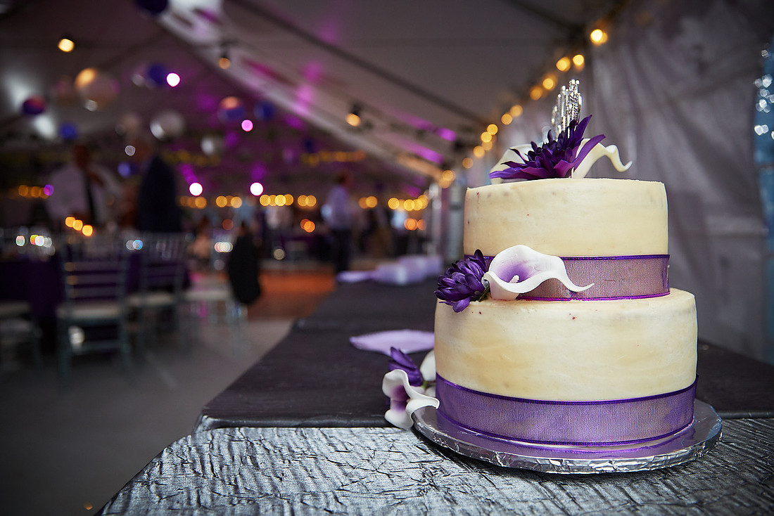Hannah & Ryan: Backyard Wedding in North Canton
