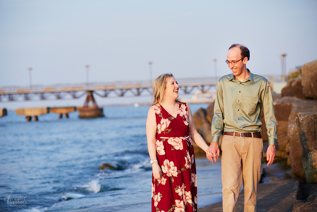 Melissa & Justin: Engagement Session at Edgewater Park