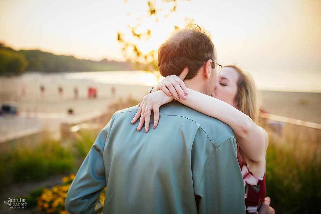 Melissa & Justin: Engagement Session at Edgewater Park