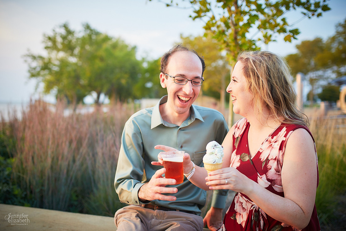 Melissa & Justin: Engagement Session at Edgewater Park