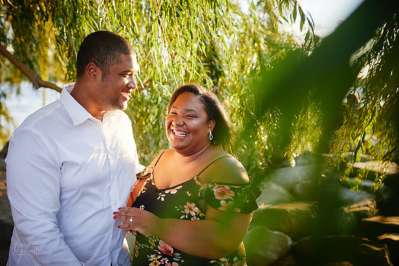 Tyler & Cameron: Engagement Session at Edgewater Beach Park