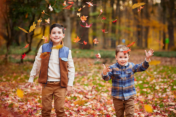 The M Family: Backyard Portrait Session in Willoughby Hills