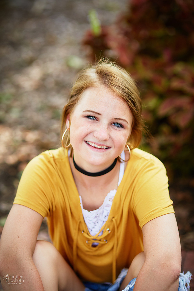 Katie: Senior Portrait Session in Old Worthington and at Nationwide Arena