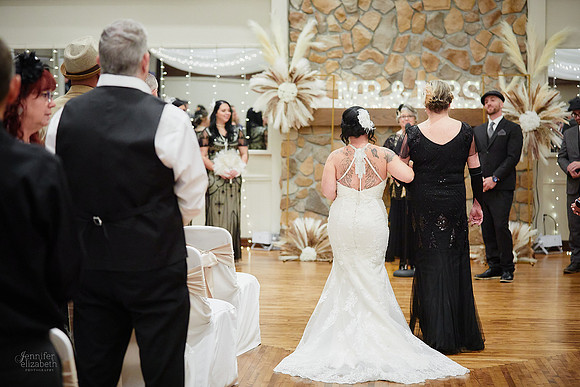 Joanie & Tommy: Wedding at Springvale Golf Course & Ballroom in North Olmsted
