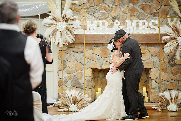 Joanie & Tommy: Wedding at Springvale Golf Course & Ballroom in North Olmsted