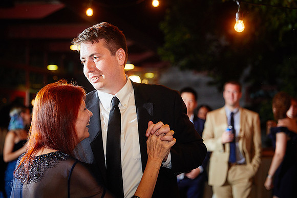 Maddie & Evan: Wedding at the Grange Insurance Audubon Center in Columbus